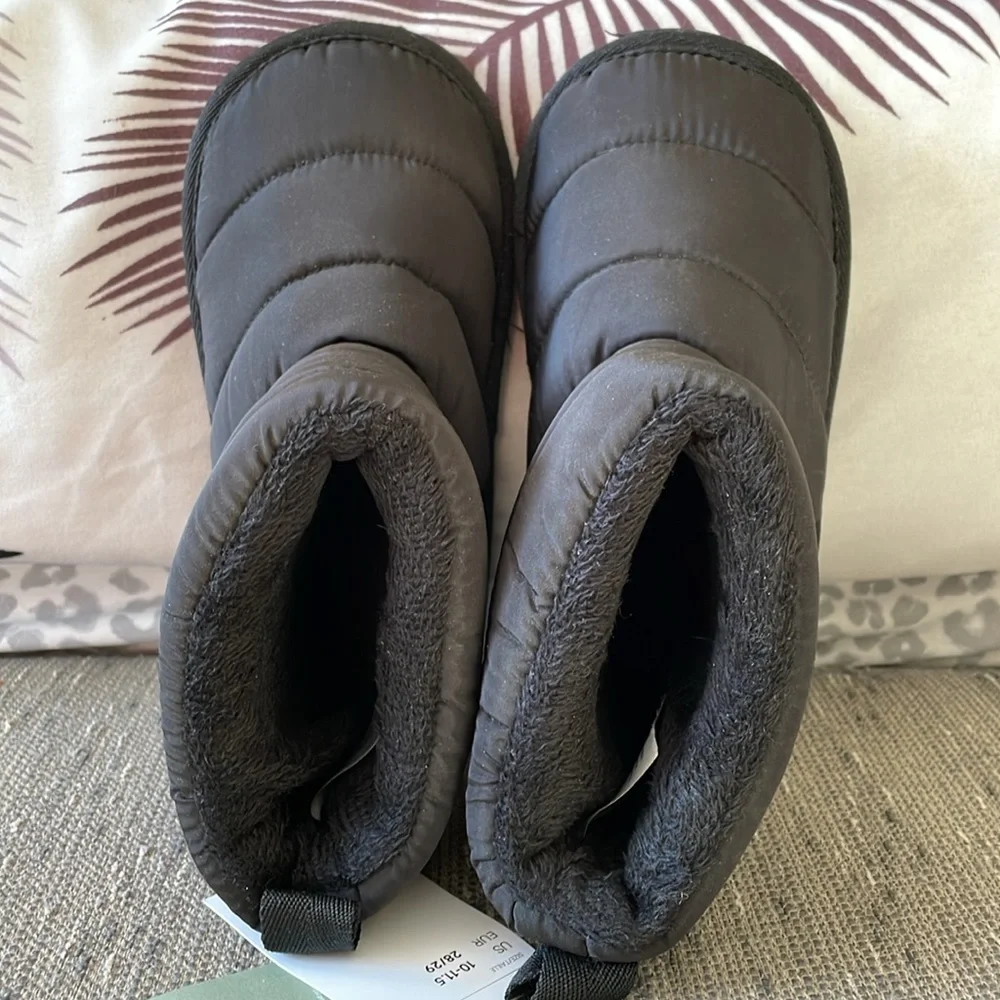 NWT H&M faux fur boots